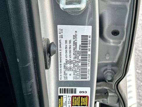 Used 2022 Toyota Tacoma SR w/ SR Convenience Package image 27