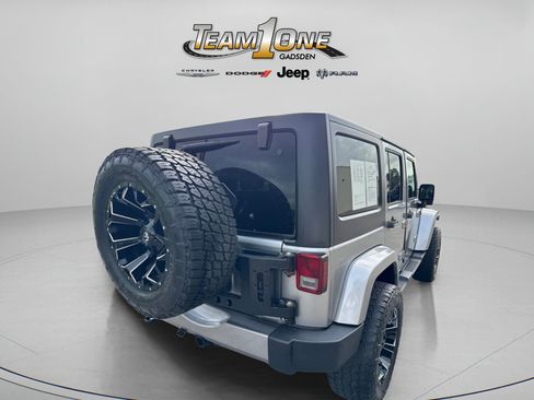 Used 2018 Jeep Wrangler Unlimited Sahara w/ Connectivity Group AWD/4WD image 8