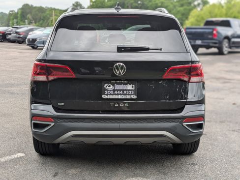 Used 2024 Volkswagen Taos SE FWD image 8