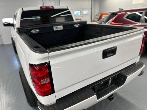 Used 2018 Chevrolet Silverado 1500 LT w/ All Star Edition image 17