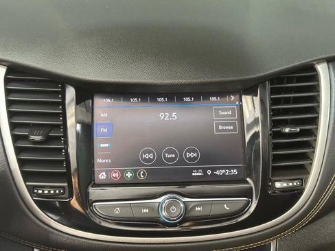 Used 2020 Chevrolet Trax LT FWD image 16