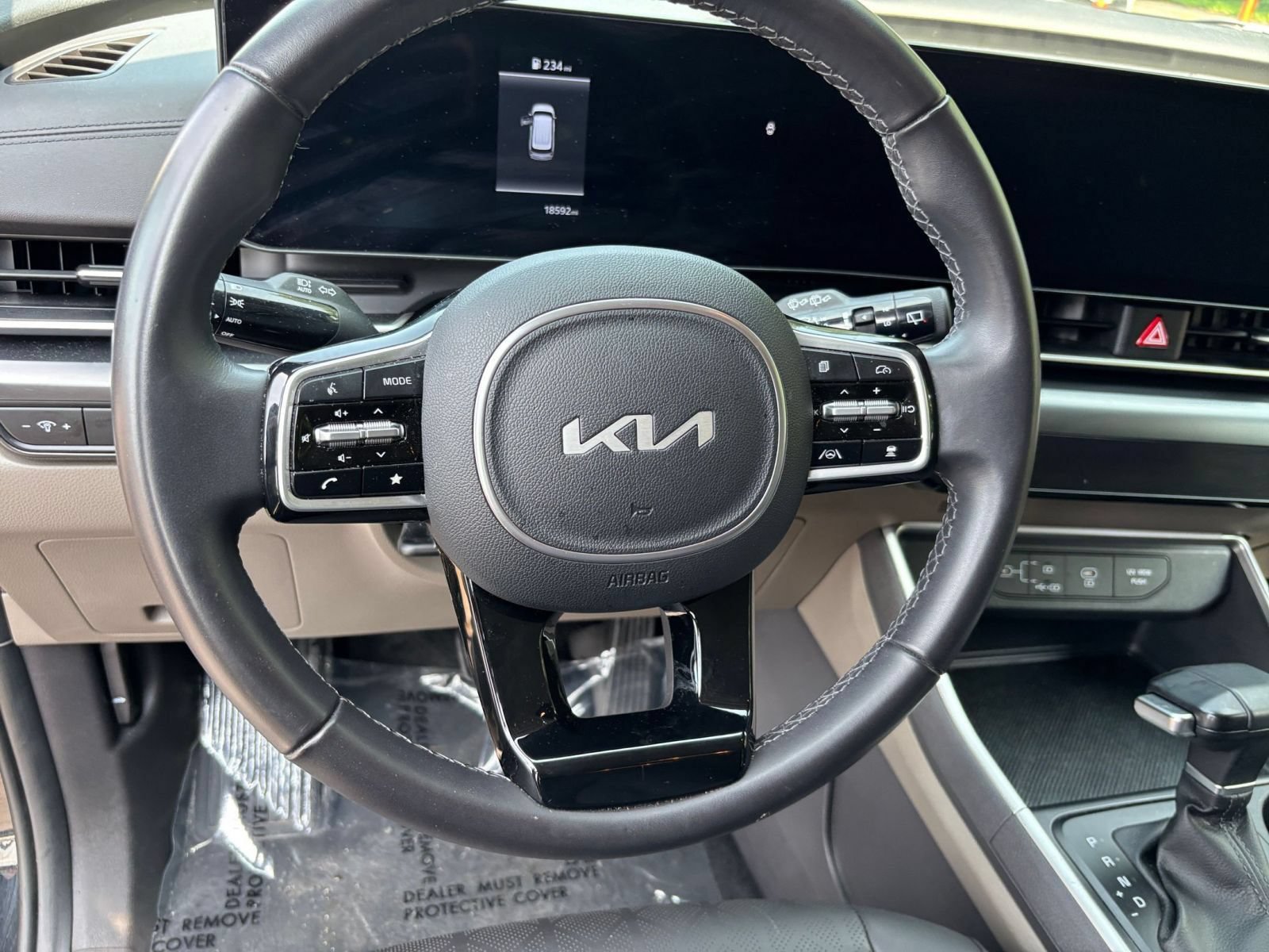 Used 2026 Kia Carnival FWD image 32