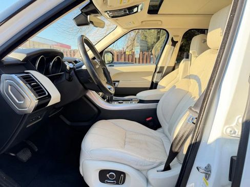 Used 2017 Land Rover Range Rover Sport HSE image 11