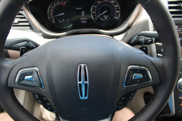 Used 2018 Lincoln MKC Premiere FWD image 25