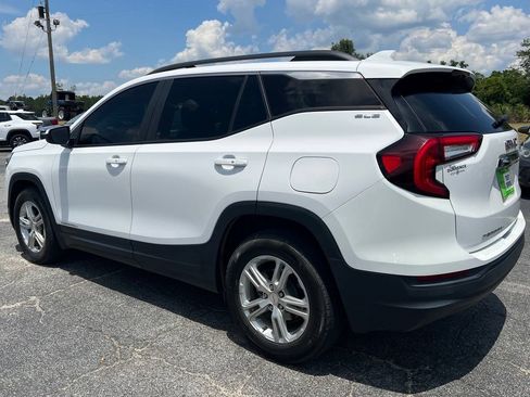 Used 2023 GMC Terrain SLE w/ Driver Convenience Package FWD image 11