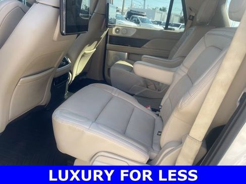 Used 2020 Lincoln Navigator L Reserve w/ Luxury Package image 16