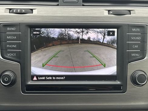 Used 2017 Volkswagen Golf Wolfsburg Edition image 24