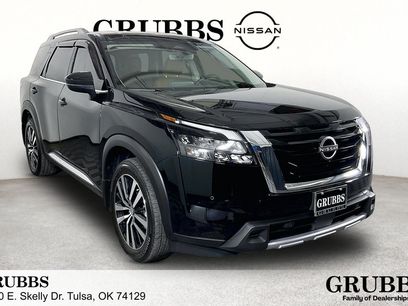 Used 2025 Nissan Pathfinder Platinum w/ Cargo Package