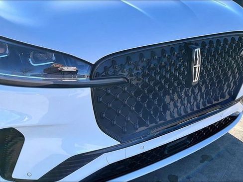 Used 2025 Lincoln Aviator Black Label w/ Black Label Special Edition AWD/4WD image 32