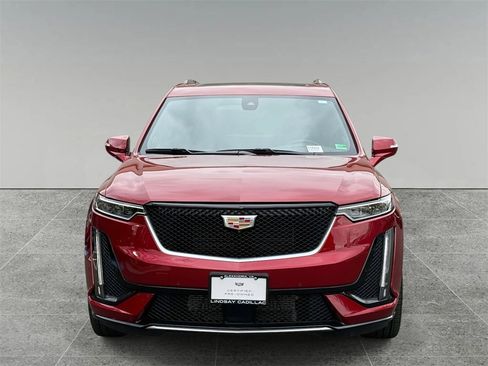 Used 2024 Cadillac XT6 Sport w/ Technology Package image 8