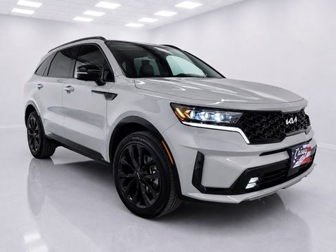 Used 2023 Kia Sorento SX AWD/4WD image 3