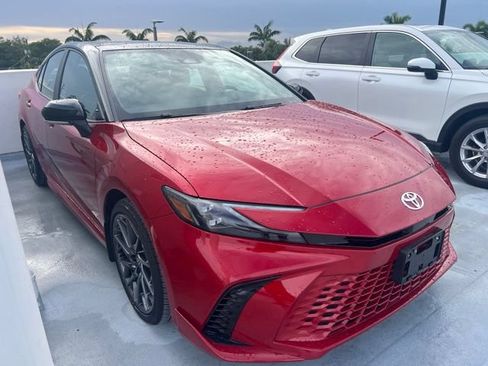 Used 2025 Toyota Camry XSE AWD/4WD image 4