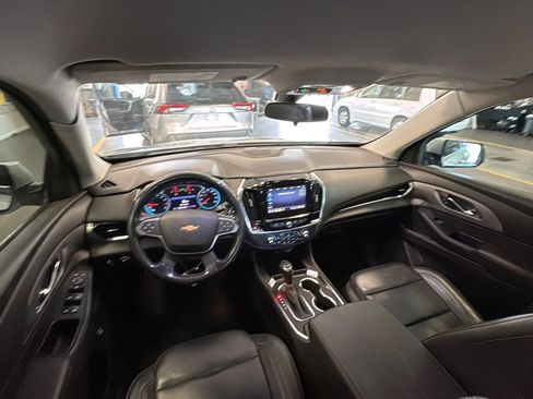Used 2020 Chevrolet Traverse LT FWD image 6