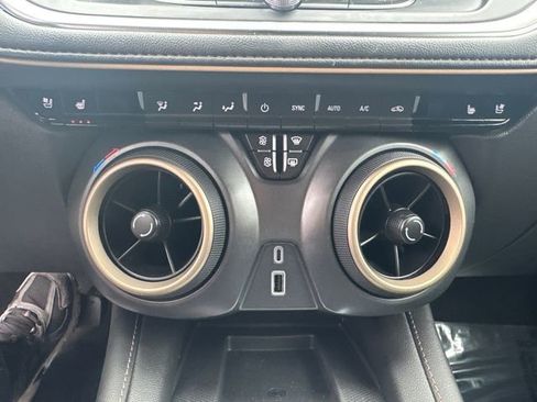 Used 2024 Chevrolet Blazer Premier w/ Enhanced Convenience Package image 38