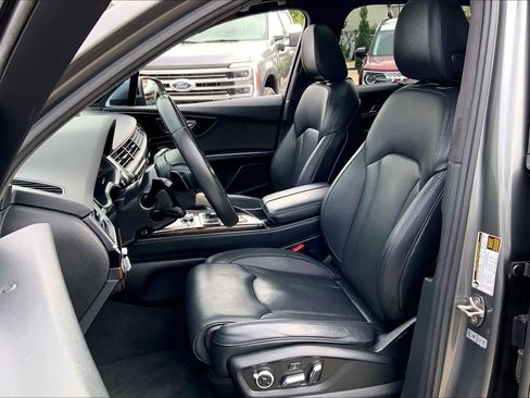 Used 2018 Audi Q7 3.0T Prestige AWD/4WD image 8
