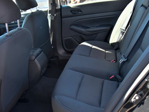 Used 2024 Nissan Altima 2.5 SV FWD image 31