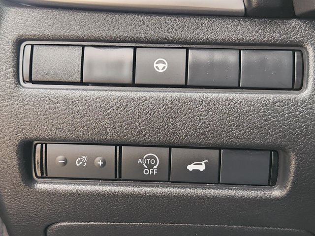 Used 2025 Nissan Rogue SV w/ SV Premium Package FWD image 20