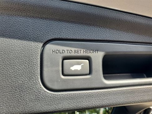 Used 2025 Acura MDX w/ Technology Package image 9