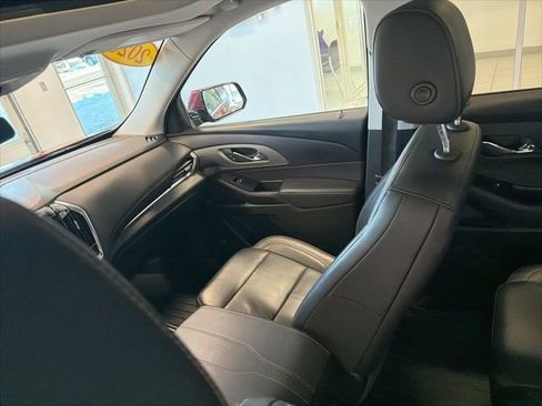 Used 2020 Chevrolet Traverse LT w/ LT Premium Package image 33