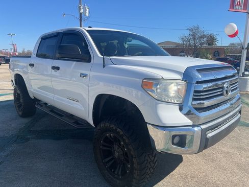 Used 2016 Toyota Tundra SR5 image 2