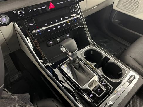 Used 2024 Kia Carnival SX image 23