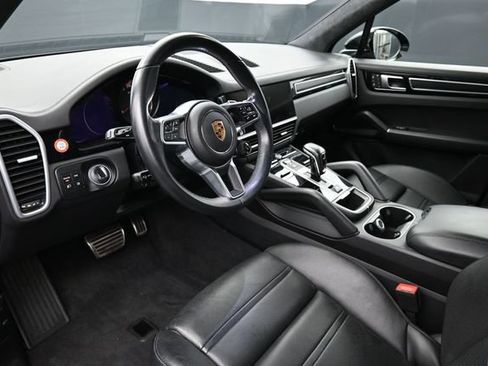 Used 2023 Porsche Cayenne GTS AWD/4WD image 11