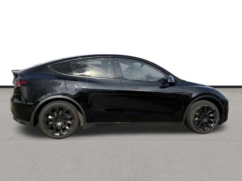 Used 2021 Tesla Model Y 2WD image 6