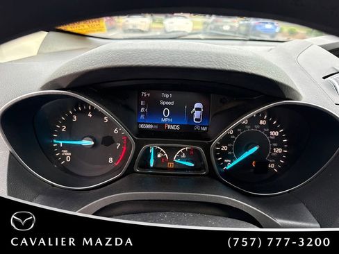 Used 2017 Ford Escape SE FWD image 16