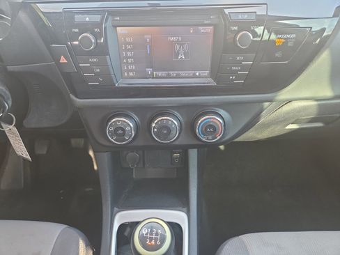 Used 2016 Toyota Corolla L image 22