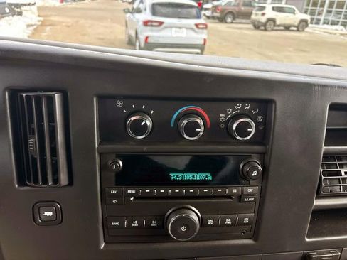 Used 2016 GMC Savana 3500 image 13