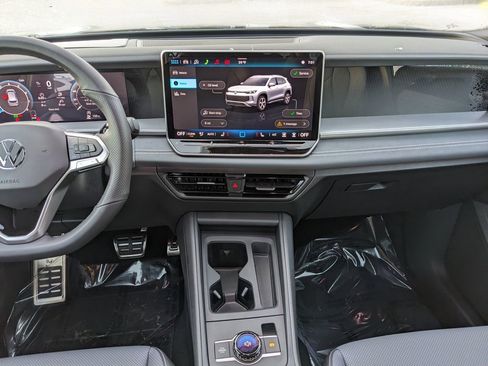 New 2026 Volkswagen Tiguan SE R-Line image 16