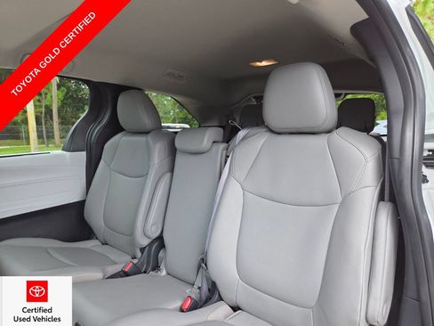 Certified 2025 Toyota Sienna XLE FWD image 22