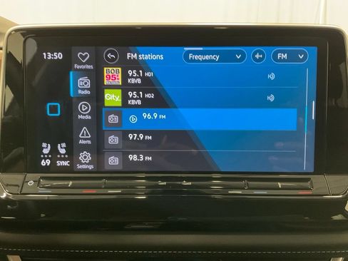 Used 2025 Volkswagen Atlas SE AWD/4WD image 24