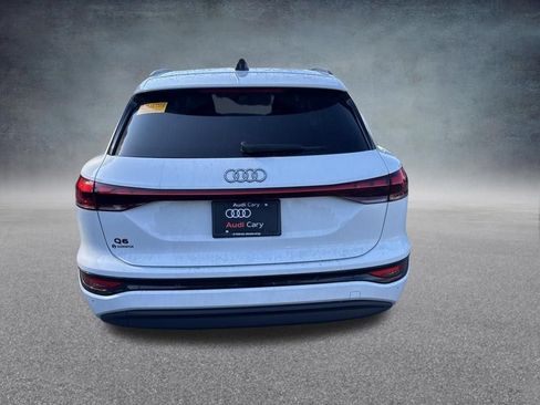 Used 2025 Audi Q6 e-tron Premium Plus AWD/4WD image 8