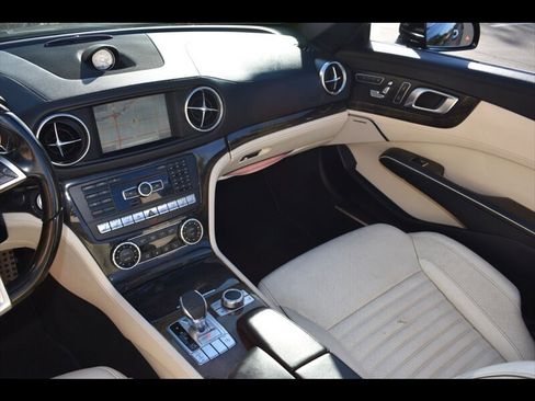 Used 2015 Mercedes-Benz SL 550 w/ Driver Assistance Package image 40