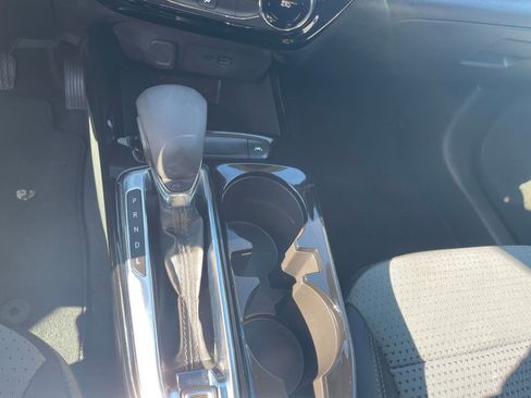 Used 2025 Chevrolet Trax LT image 39