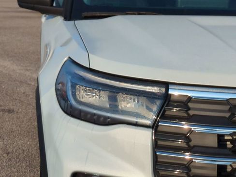 New 2026 Ford Explorer Active w/ Active Comfort Package image 10