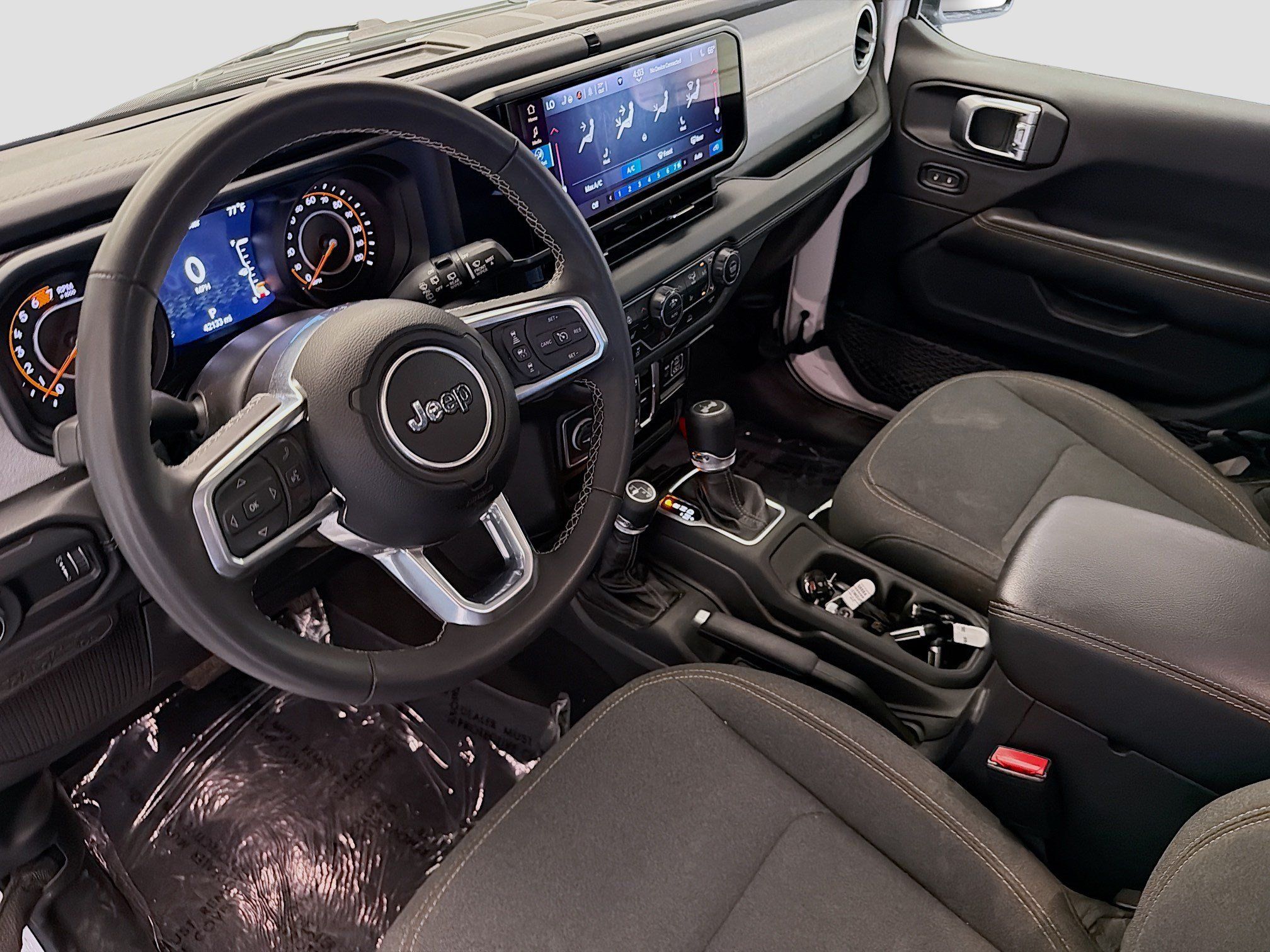 Used 2025 Jeep Wrangler Unlimited Sahara AWD/4WD image 7