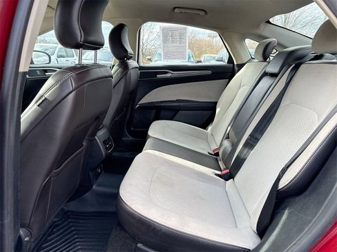 Used 2019 Ford Fusion SE w/ Equipment Group 151A image 22