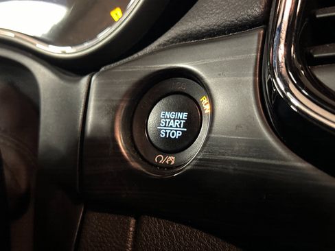 Used 2021 Jeep Grand Cherokee Laredo X image 22