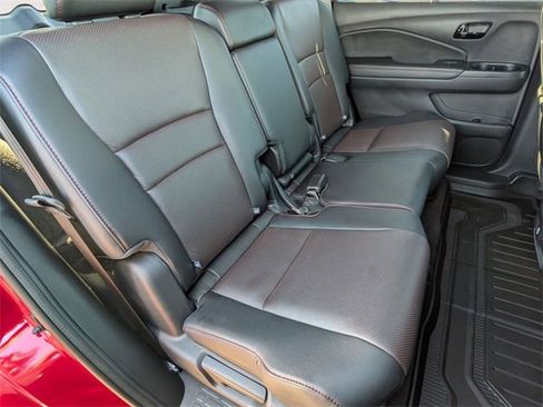 Certified 2025 Honda Passport Black Edition image 34