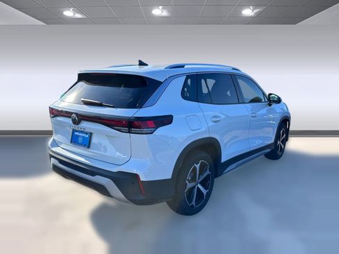 New 2026 Volkswagen Tiguan SE FWD image 8