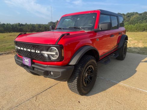 Used 2022 Ford Bronco Wildtrak image 1