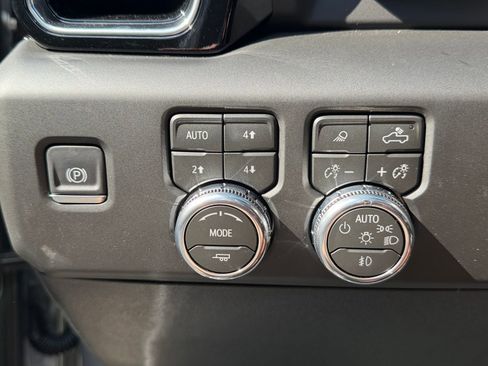 New 2026 GMC Sierra 2500 Denali Ultimate AWD/4WD image 12