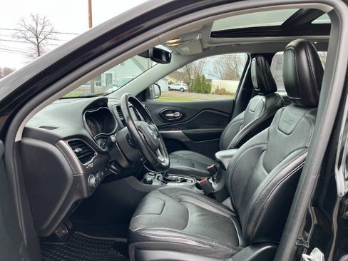 Used 2021 Jeep Cherokee Limited w/ Elite Package AWD/4WD image 10