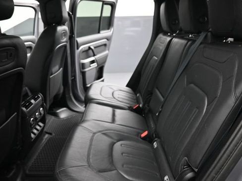 Used 2020 Land Rover Defender 110 SE AWD/4WD image 20