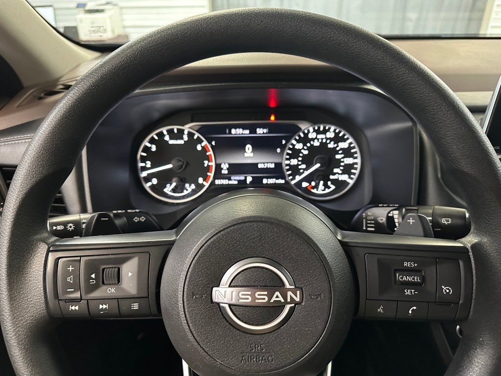 Used 2023 Nissan Rogue S FWD image 9