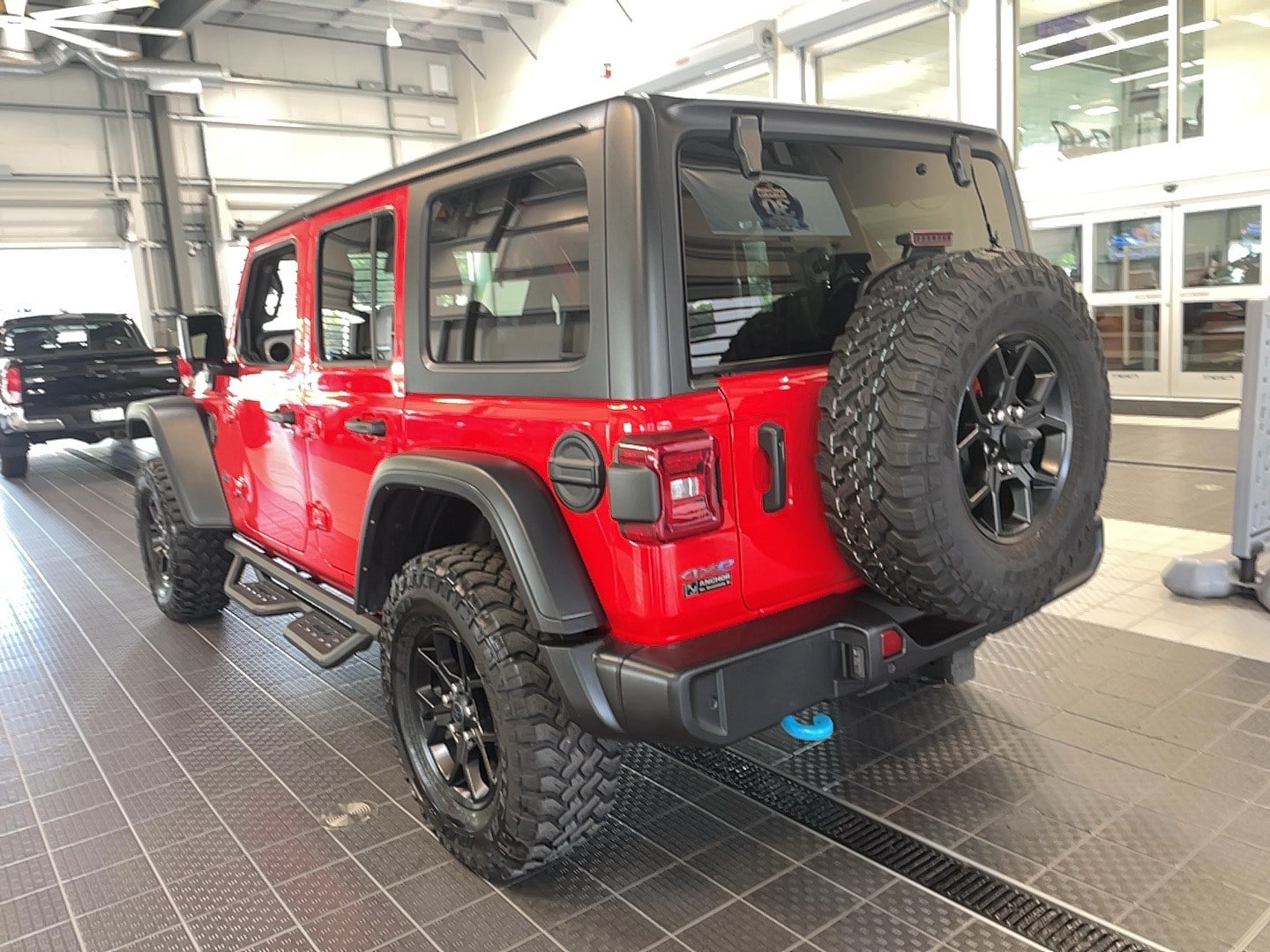 Used 2024 Jeep Wrangler Unlimited AWD/4WD image 9