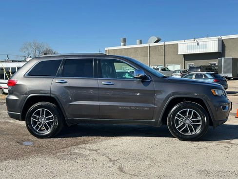 Used 2017 Jeep Grand Cherokee Limited image 9