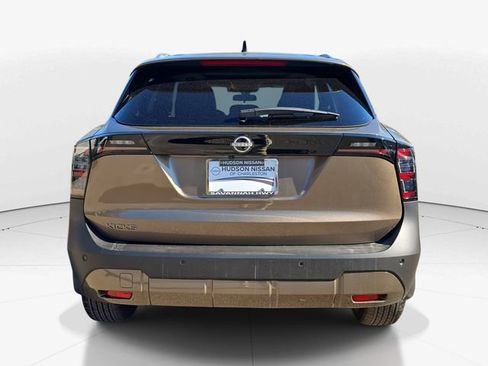 New 2026 Nissan Kicks SV w/ Charging Package FWD image 7